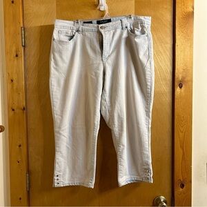 Nine West Women’s Jean Capris with Bling - Size 16 (Light Wash)